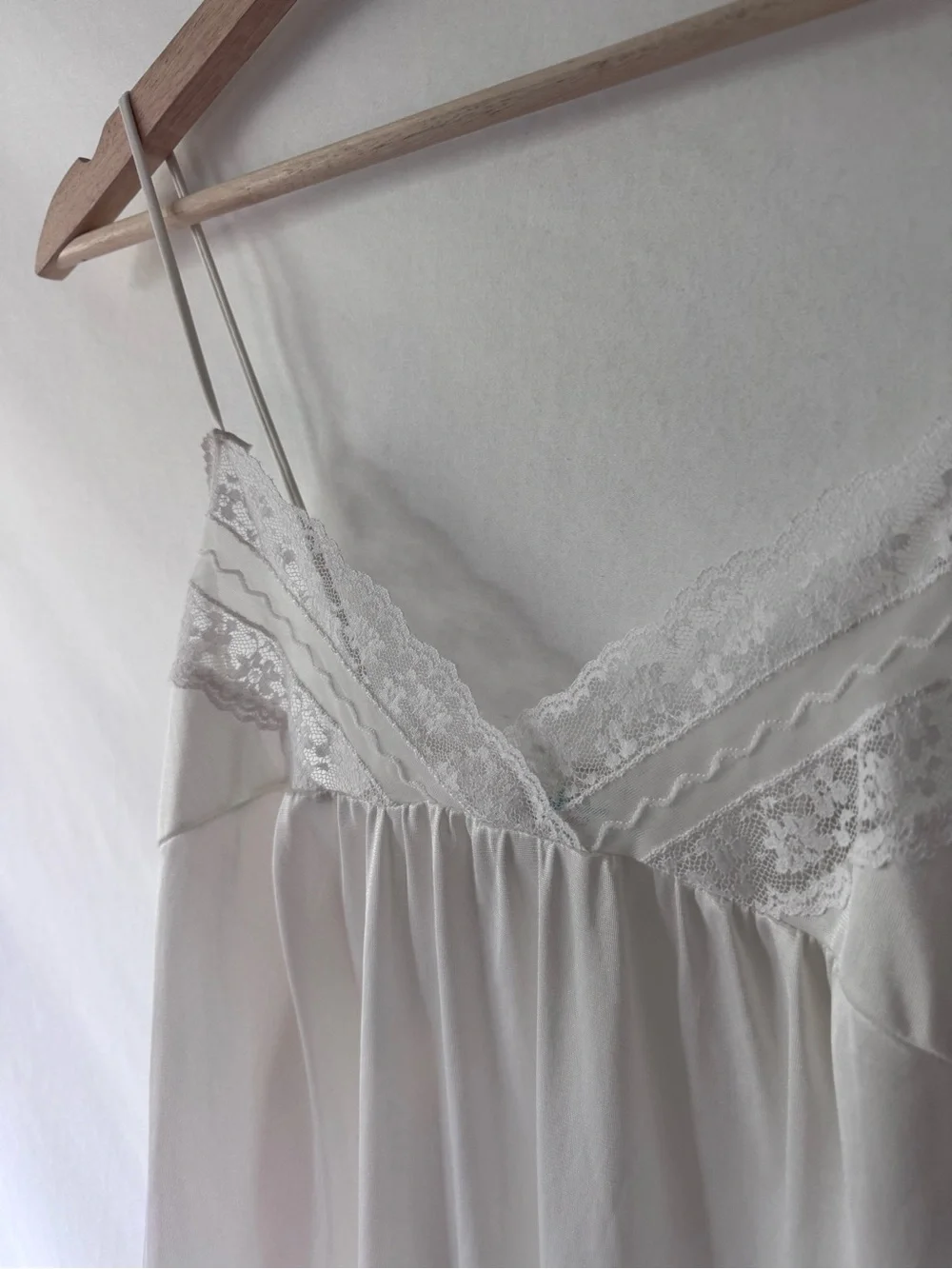 Vintage White Ivory Nightgown Lace Trim Babydoll Slip Dress Cottagecore Medium - Picture 3 of 11